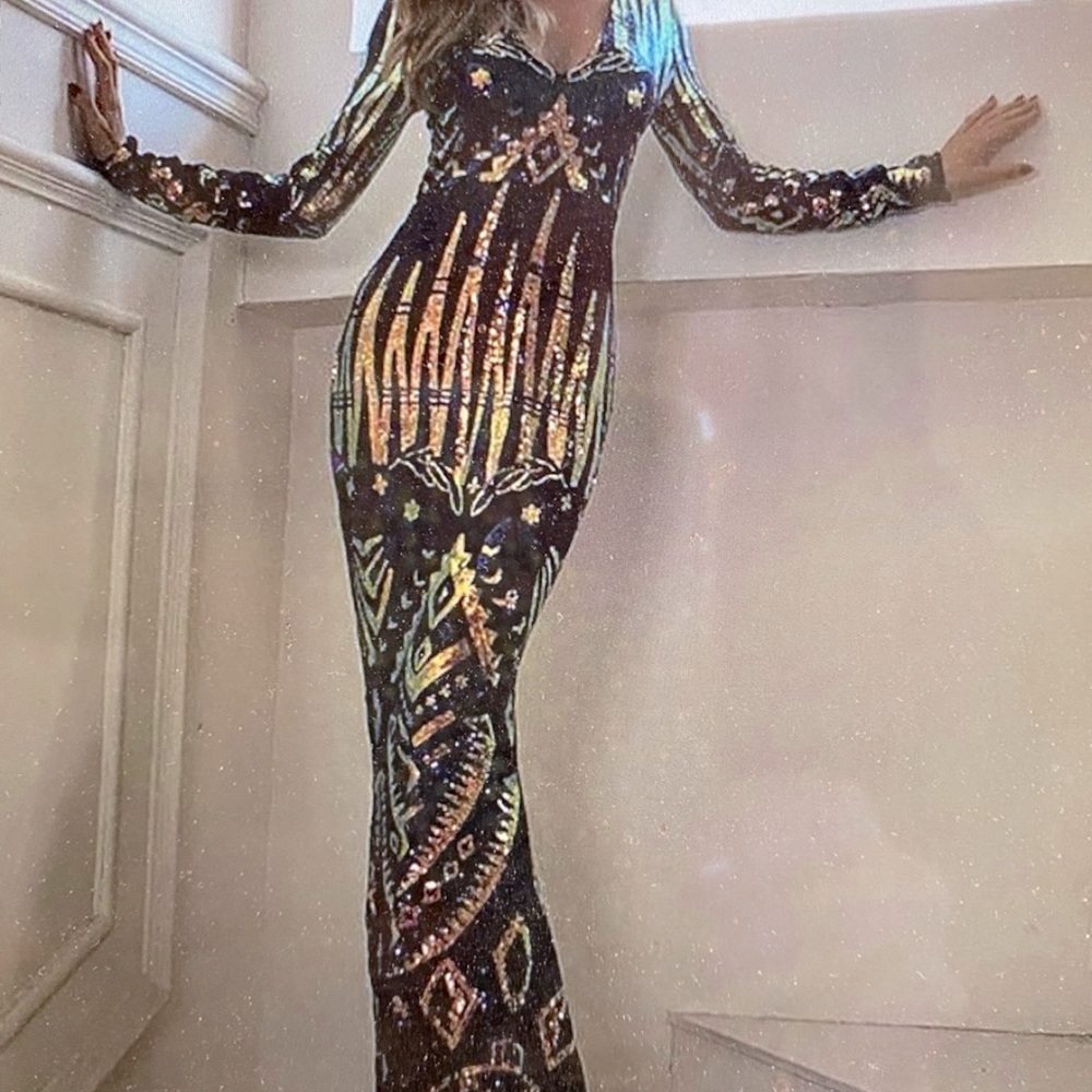 Gorgeous Sequined Gown, M